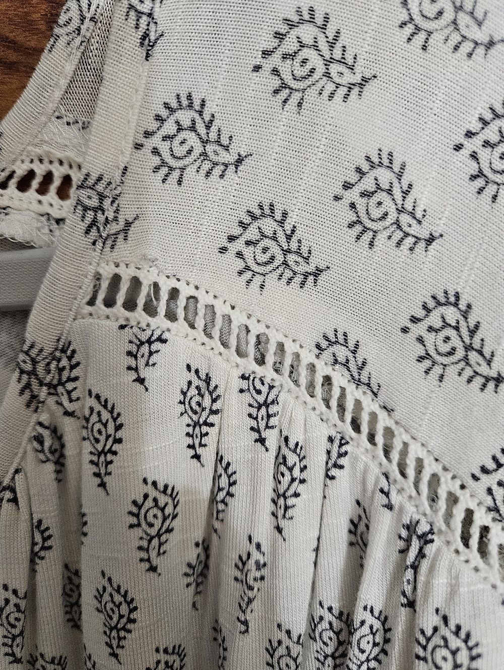 Three Pretty Tops - Picture 11 of 11